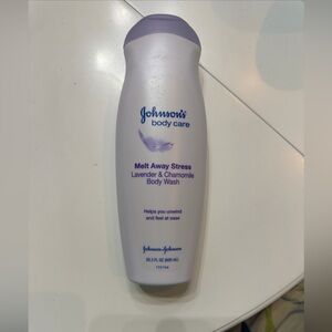 JOHNSONS BODY CARE MELT AWAY STRESS - LAVENDER & CHAMOMILE BODY WASH - 20.3 Oz